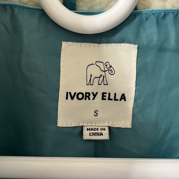 NWOT Ivory Ella Chloe White Sherpa Blue Satin Lined Full Zip Jacket Size Small - Picture 9 of 12